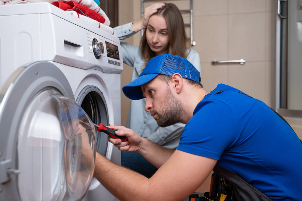 Técnico con cliente